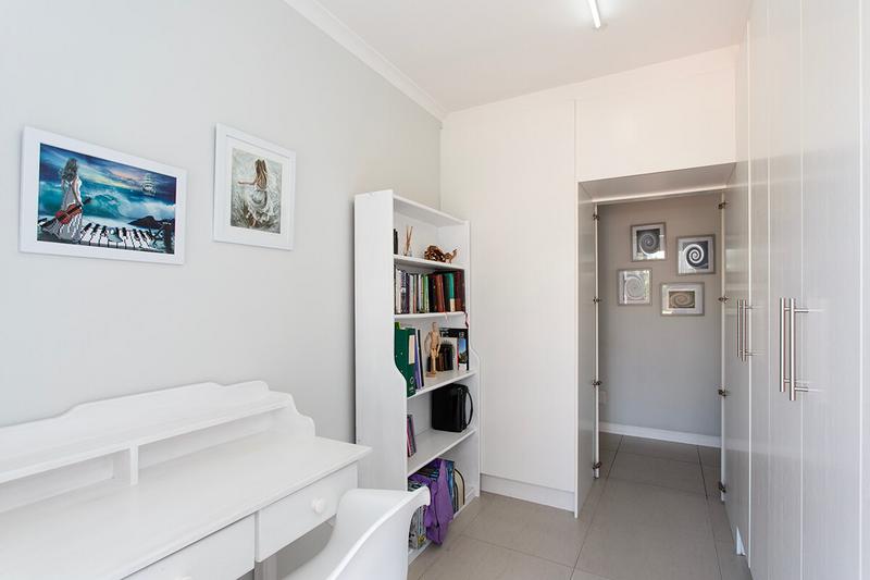 3 Bedroom Property for Sale in Sunningdale Western Cape